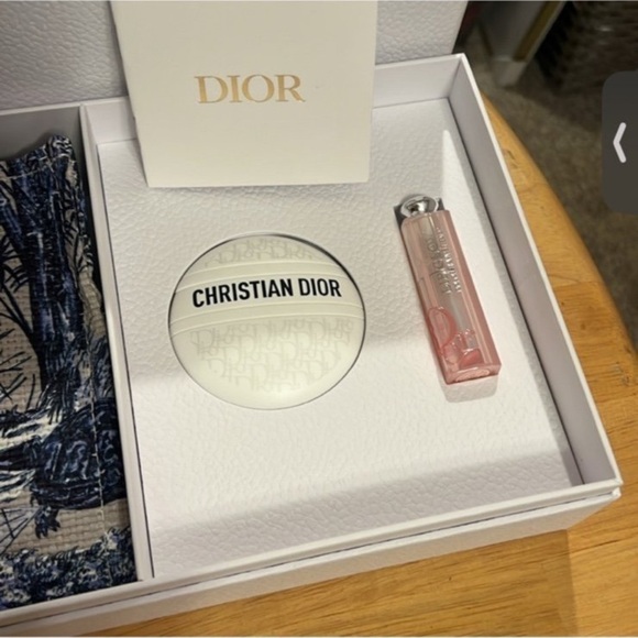 Dior Around the World Tote Bag and Le Baume-Lip Glow Reviver - Picture 3 of 7